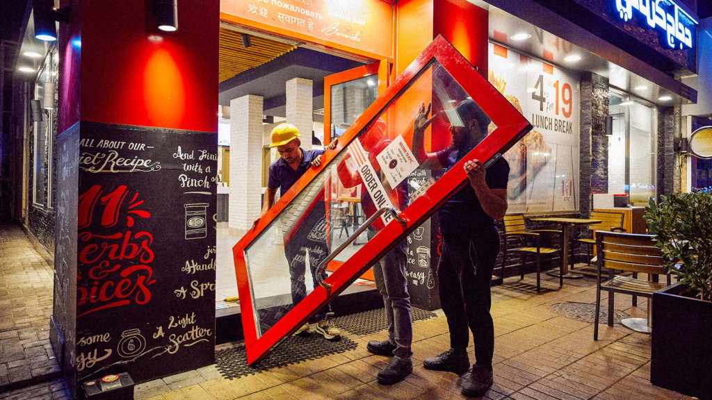 KFC UAE removed its restaurant doors to prove it was open 24/7 KFC Removed Its Restaurant Doors to Prove It Was Open 24/7. The Doors Became the Campaign.