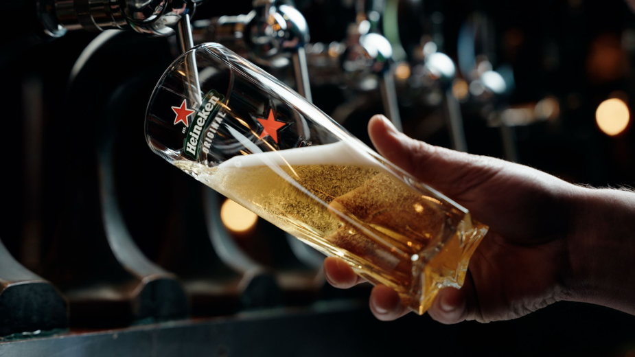 Heineken Redesigned Its Glass So That Every Time You Lift It, the Star Stays Behind on the Table