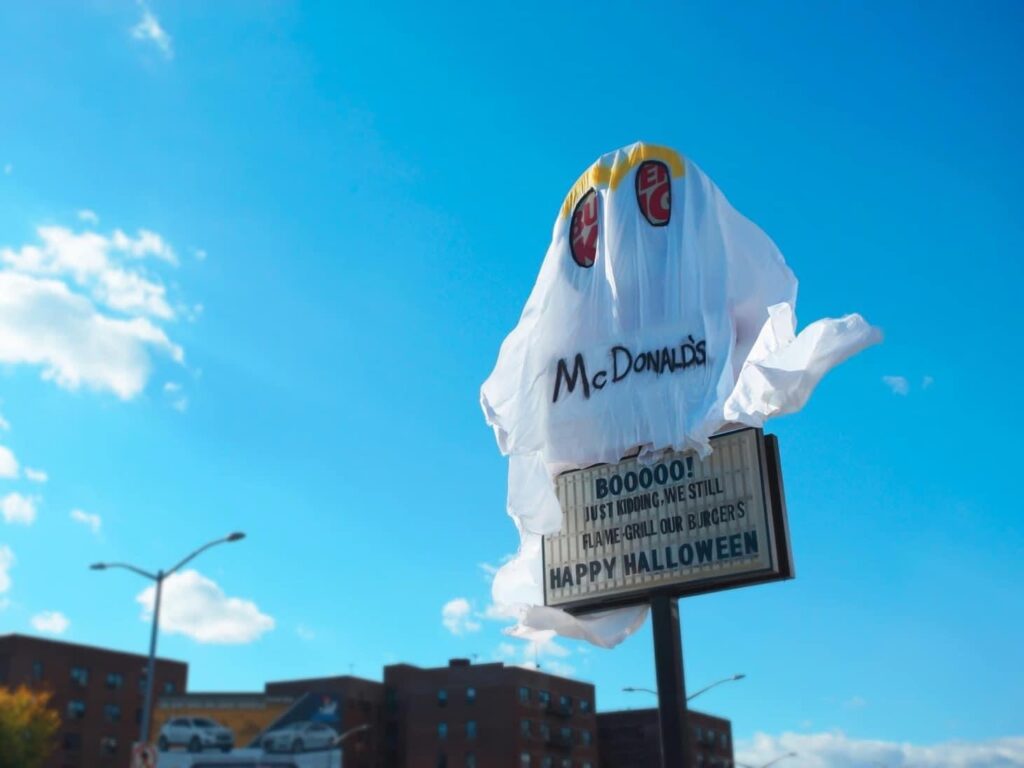 Burger King dressed its restaurant as McDonald’s for Halloween