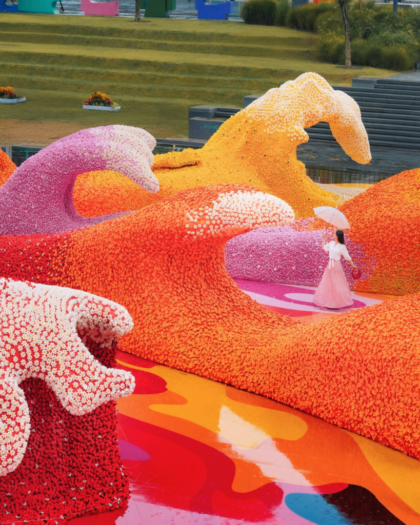 LEGO turned a former oil tank in Shanghai into a wave of 380,000 flowers